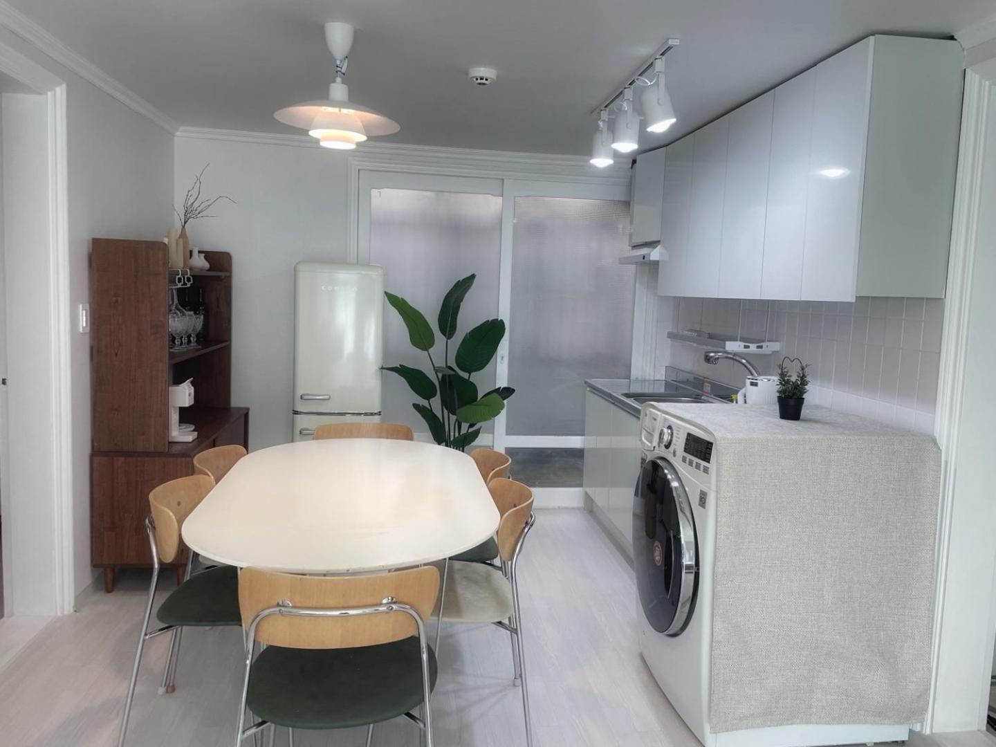Apartment In Itaewon *
